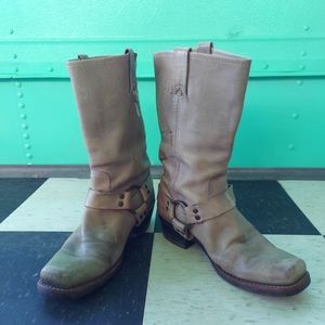 Womens real leather square toed cream Frye boots